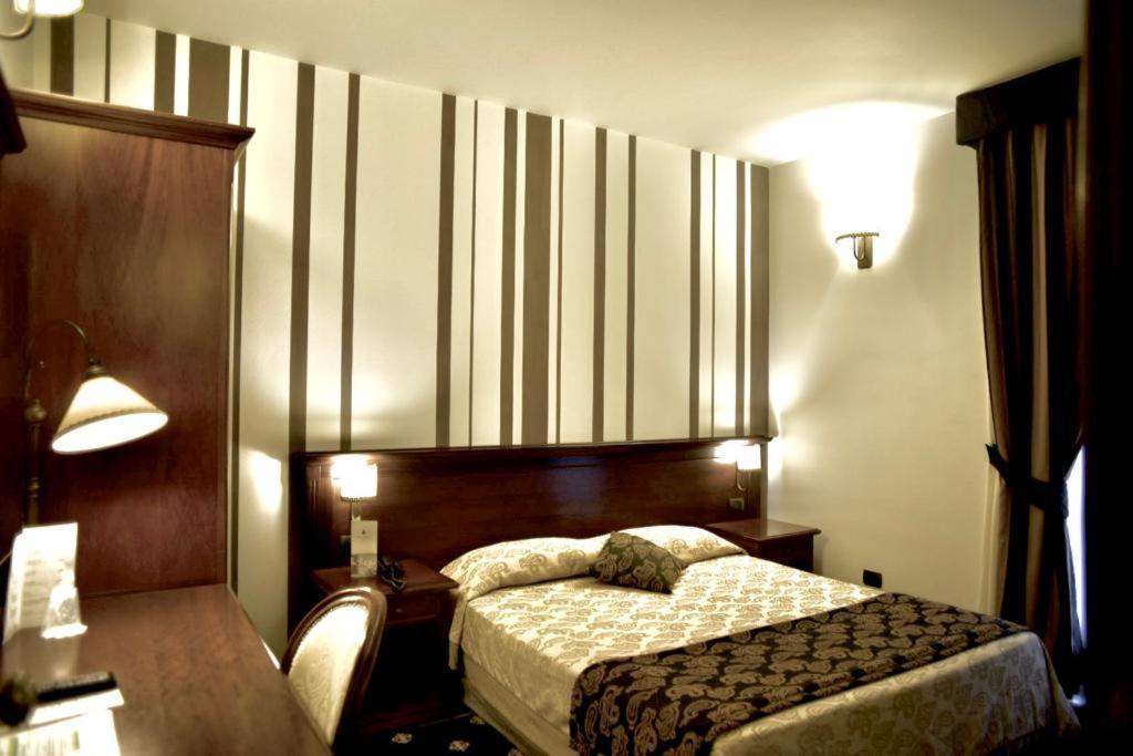 Antica Stazione Hotel Chiaramonte Gulfi Ngoại thất bức ảnh