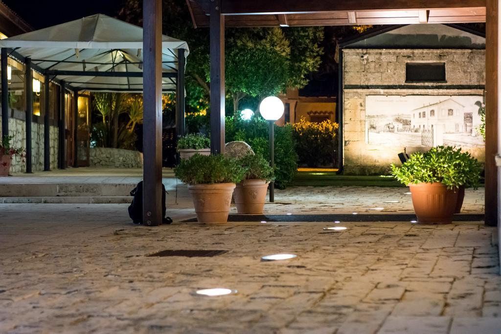 Antica Stazione Hotel Chiaramonte Gulfi Ngoại thất bức ảnh