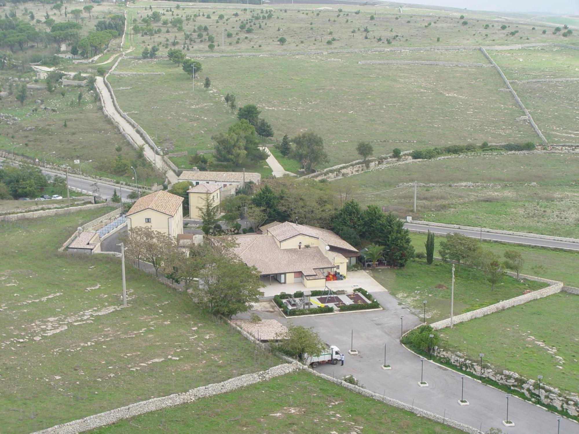 Antica Stazione Hotel Chiaramonte Gulfi Ngoại thất bức ảnh